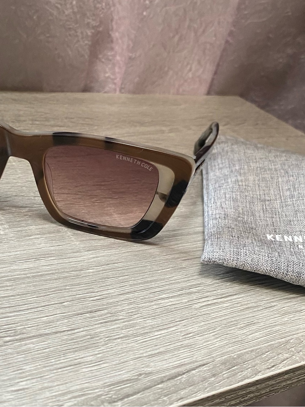 Kenneth Cole Brown Tortoiseshell Sunglasses - Men's or Women’s  Fashion Shades